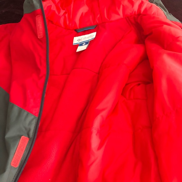Boys Columbia Winter Jacket. - Picture 8 of 8
